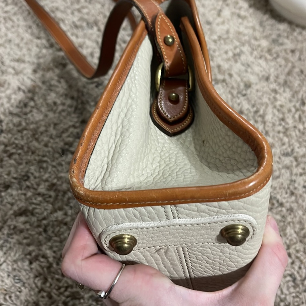 (SOLD) Vintage Dooney & Bourke Crossbody - Picture 6 of 11